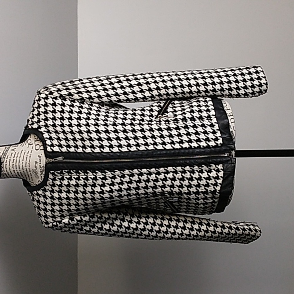 For Cynthia Houndstooth Jacket with front zip